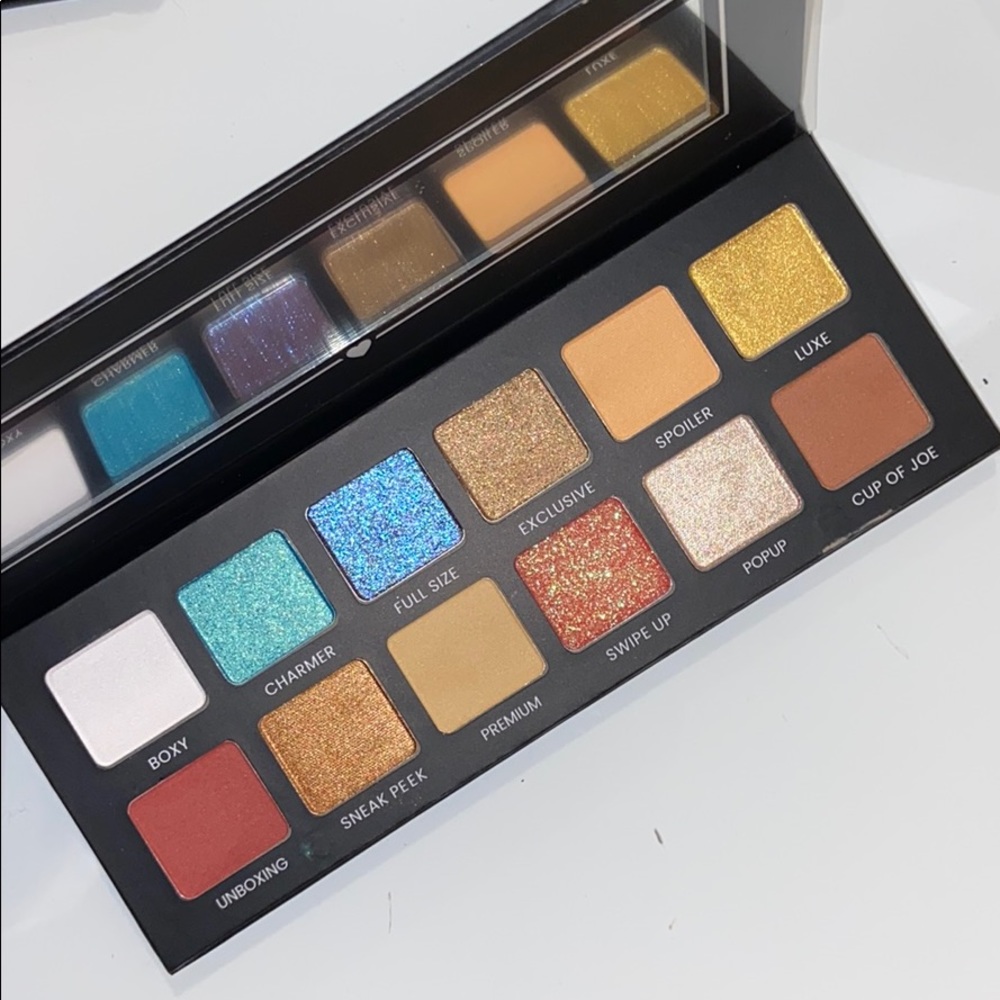 Exclusive Boxy Charm Palette